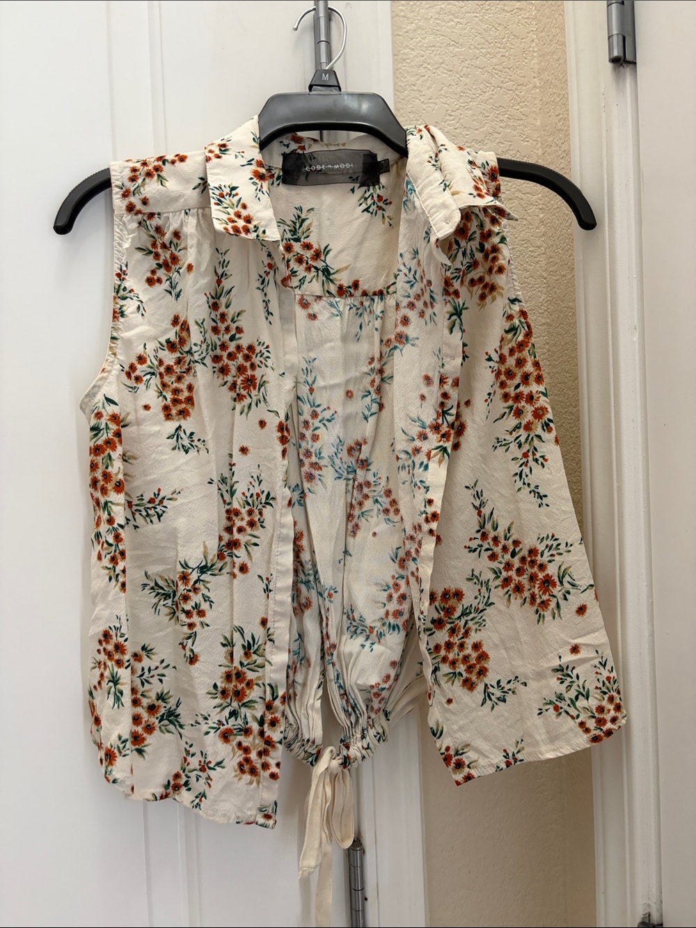 Floral Tie-Front Sleeveless Camisole in Cream and Rust